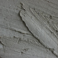 Удаляем цемент и бетон с плитки: быстро, качественно, безопасно